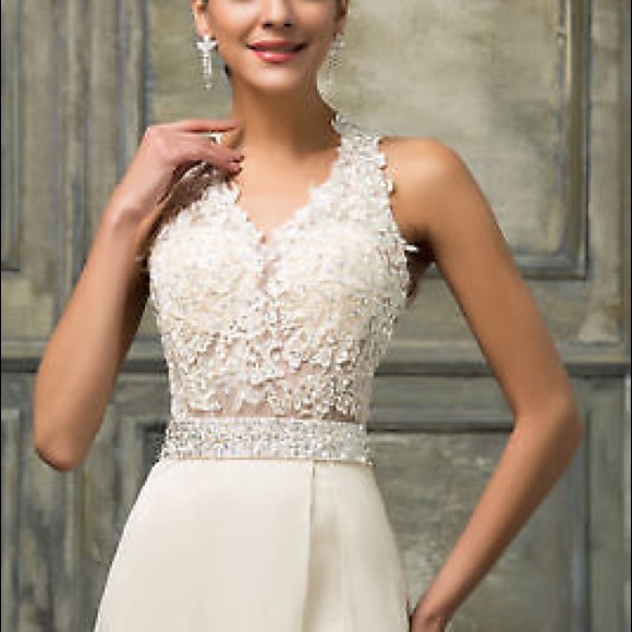 RESTOCKED🎉 POPULAR CHIFFON OPEN BACK WEDDING GOWN - Picture 5 of 7